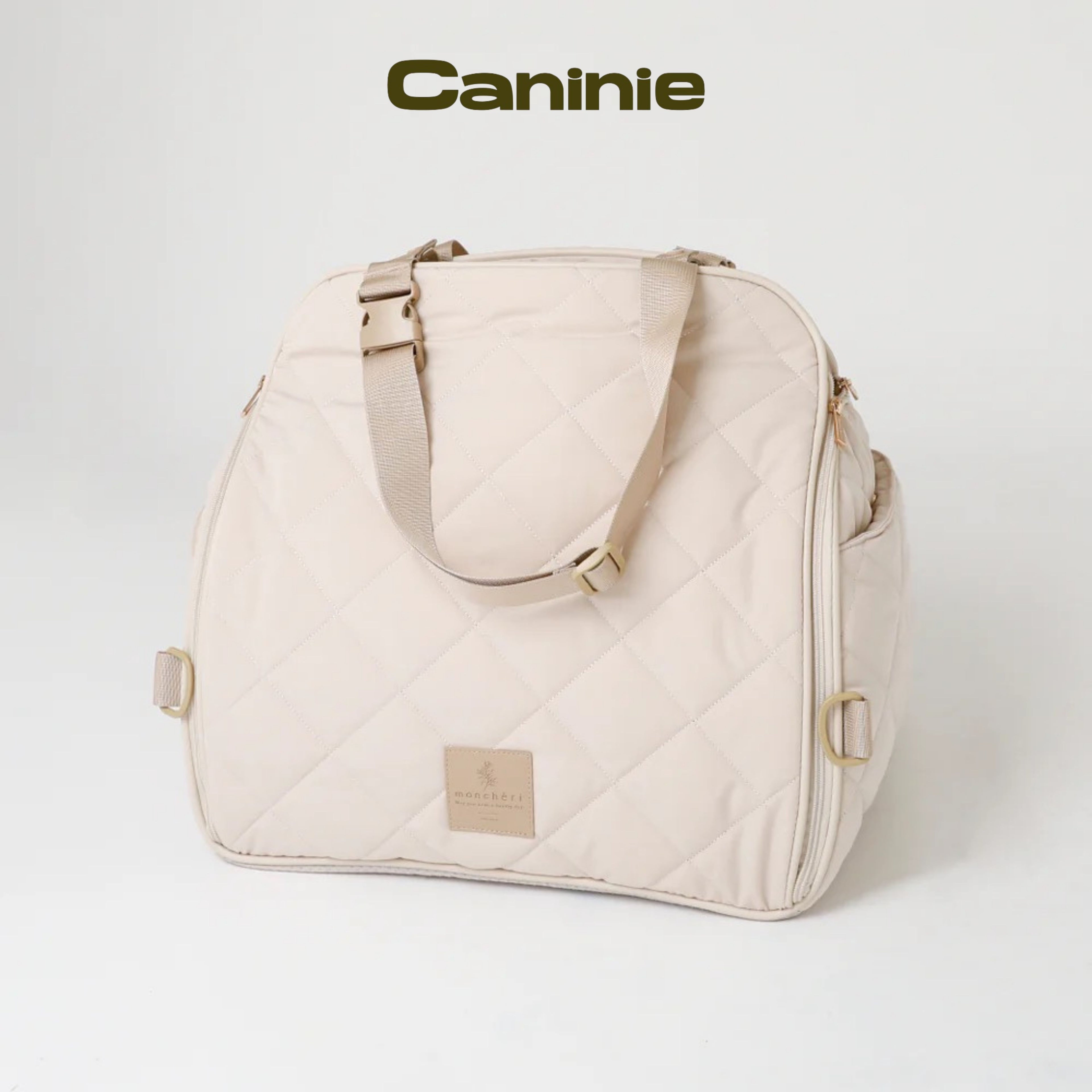 Caninie-Monchéri Quilting Triangle Drive Pet Bag กระเป๋าสะพายสุนัขทรงสามเหลี่ยม | กระเป๋าอุ้มหมา ผ้าควิลท์ พกพาสะดวก สำหรับสุนัขพันธุ์เล็ก