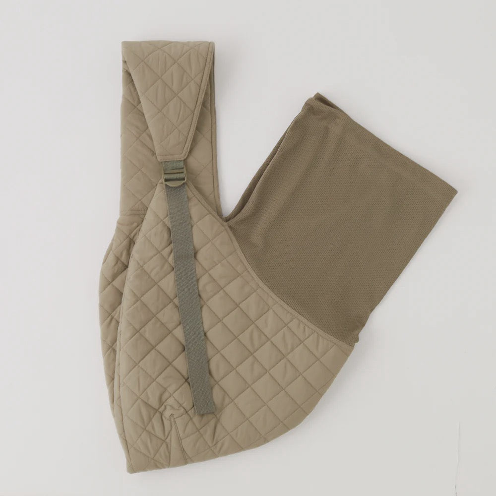 Caninie-Monchéri รุ่น Quilted Mesh Sling | กระเป๋าอุ้มสุนัขแมวแบบสลิง ระบายอากาศดี Quilted Mesh Sling (Khaki Beige / M)