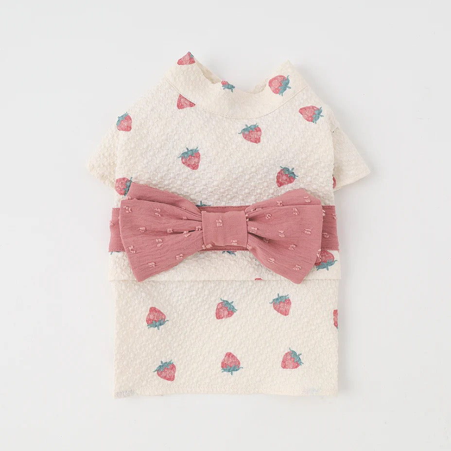 Caninie-Monchéri Cool Watercolor Strawberry Pattern Yukata ชุดยูกาตะสุนัขลายสตรอว์เบอร์รี่ สี Pink | ชุดสุนัขสไตล์ญี่ปุ่น